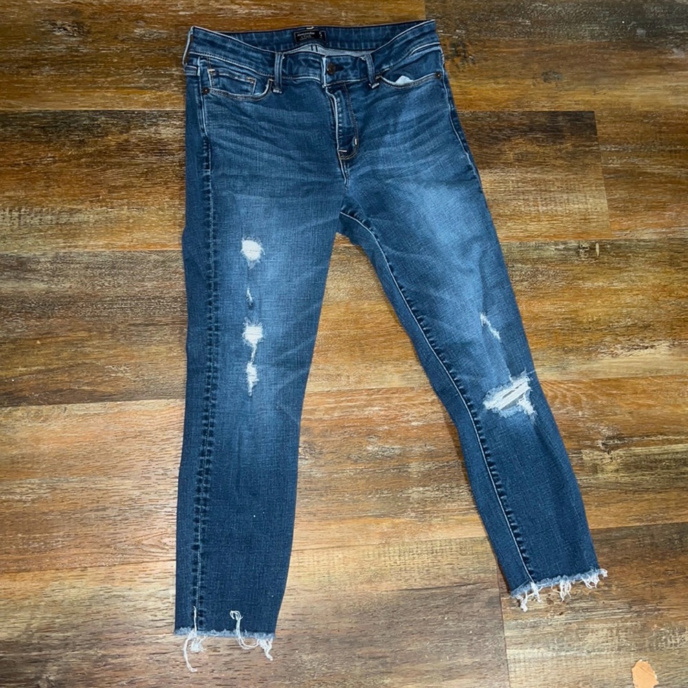 Amber Crombie and Fitch jeans! Size 4s!